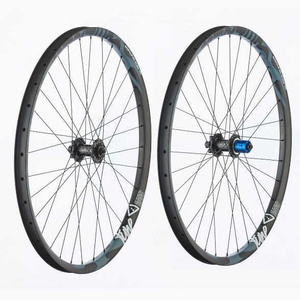 [LRSBRC29XCRTDX] TUNE Black Burner 29 XC, MTB-wheel-set, XC 29" - King 15, Kong X-12, Rojo 100/142 XD